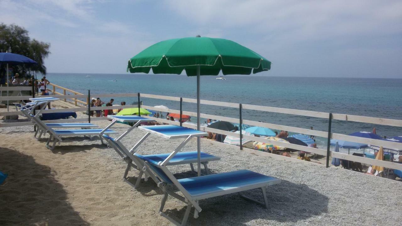 Villetta Sul Mare Капо Ватикано Екстериор снимка