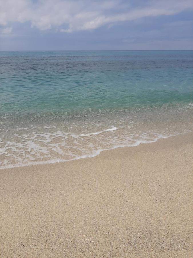 Villetta Sul Mare Капо Ватикано Екстериор снимка