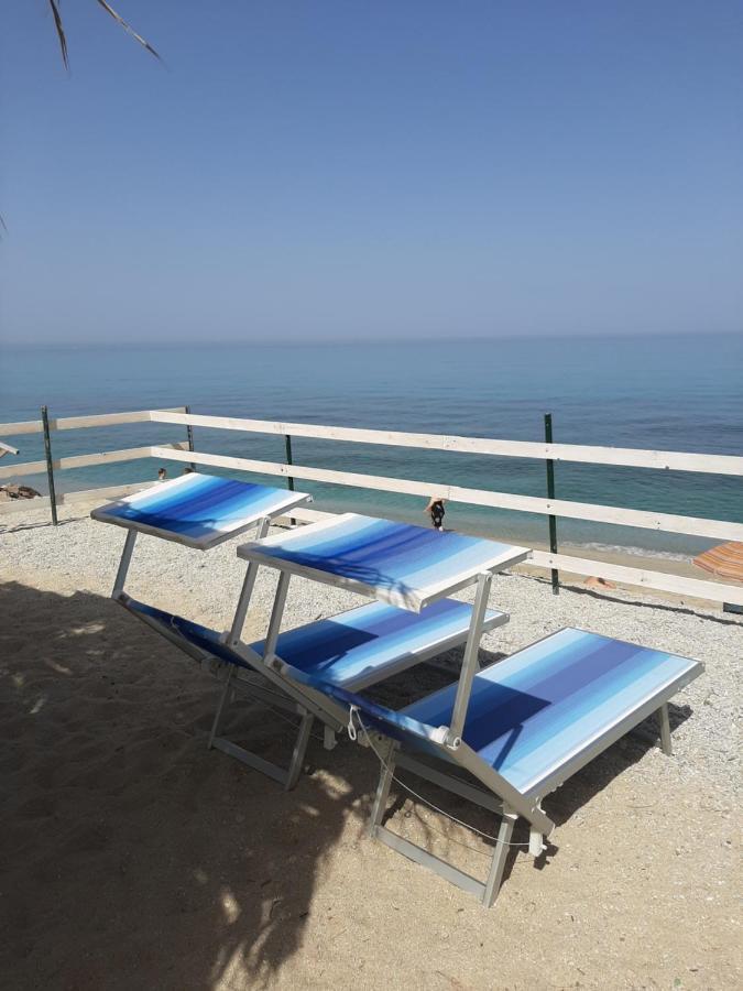 Villetta Sul Mare Капо Ватикано Екстериор снимка
