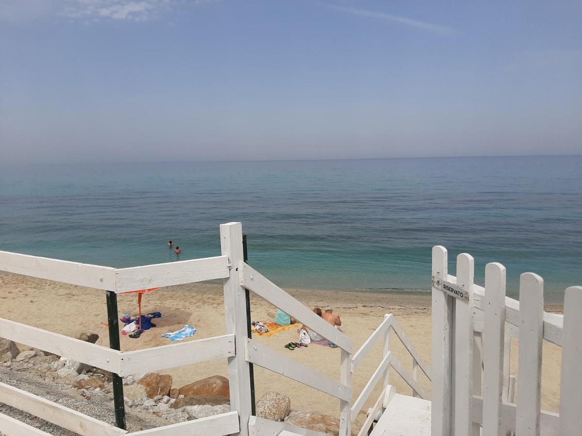 Villetta Sul Mare Капо Ватикано Екстериор снимка